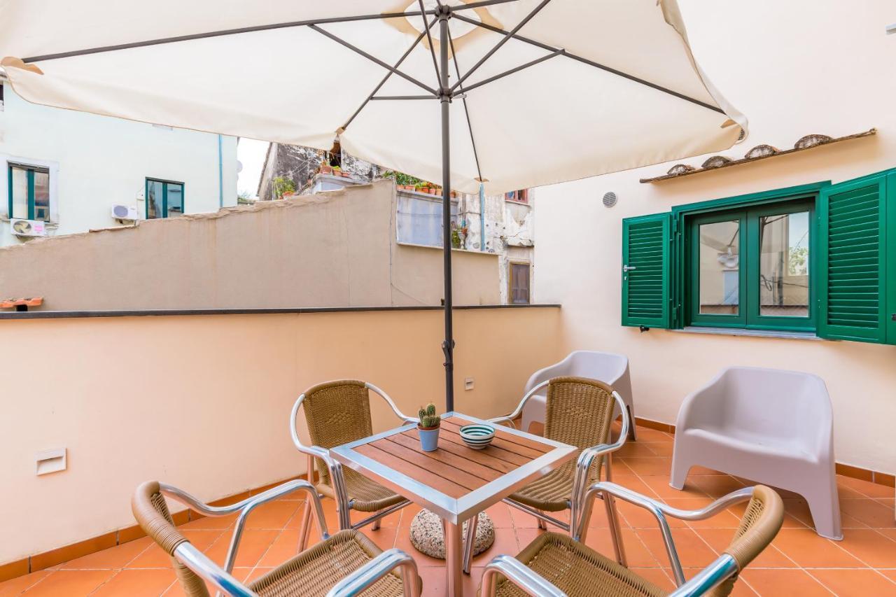 Starhost - Terazza Barbuti Apartment Салерно Екстериор снимка